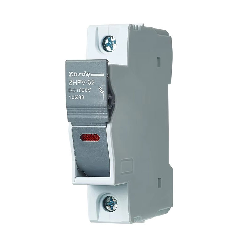 Napa Engsel Keamanan Solar Array Sampeyan Nalika Milih Fuse DC Photovoltaic sing Tengen