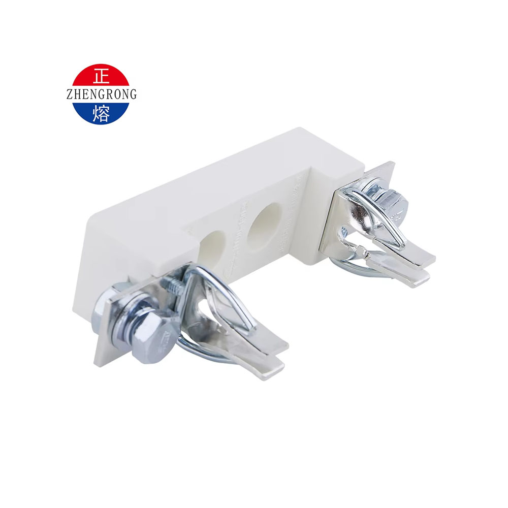 Disesuaikan tegangan rendah NT00 AC 160A 500/690 V tinggi breaking ceramic blade fuse holder